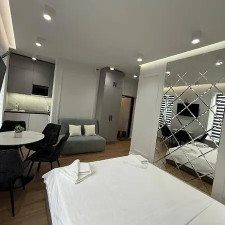 Apartamento на площі ринок 12 навпроти ратуші після ремонту