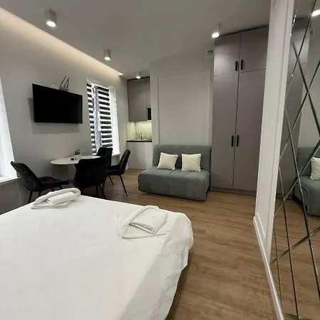 на площі ринок 12 навпроти ратуші після ремонту Apartamento Leópolis