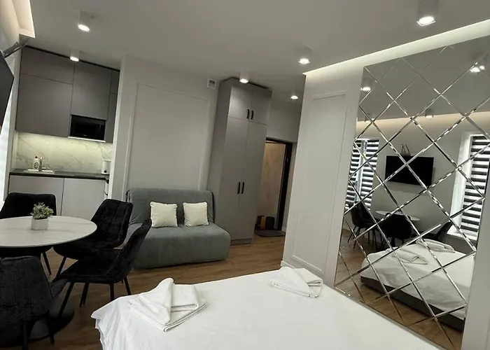 Apartamento на площі ринок 12 навпроти ратуші після ремонту