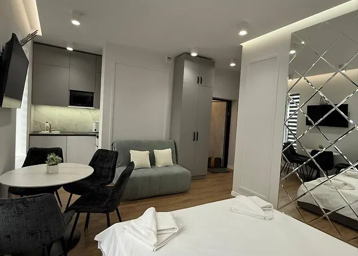 Apartamento на площі ринок 12 навпроти ратуші після ремонту