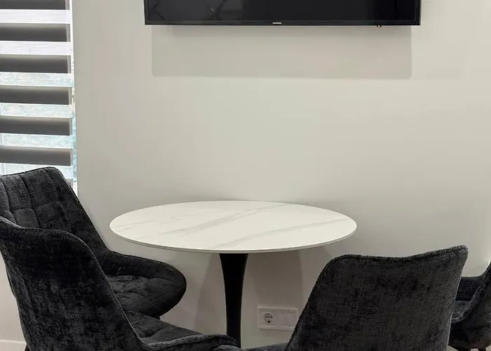 на площі ринок 12 навпроти ратуші після ремонту Apartamento