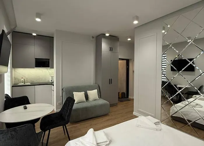 Apartamento на площі ринок 12 навпроти ратуші після ремонту