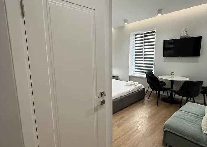 на площі ринок 12 навпроти ратуші після ремонту Apartamento *