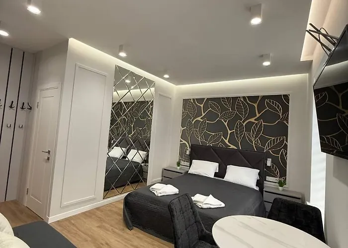 на площі ринок 12 навпроти ратуші після ремонту Apartamento