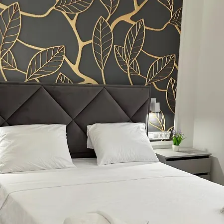на площі ринок 12 навпроти ратуші після ремонту Apartman *